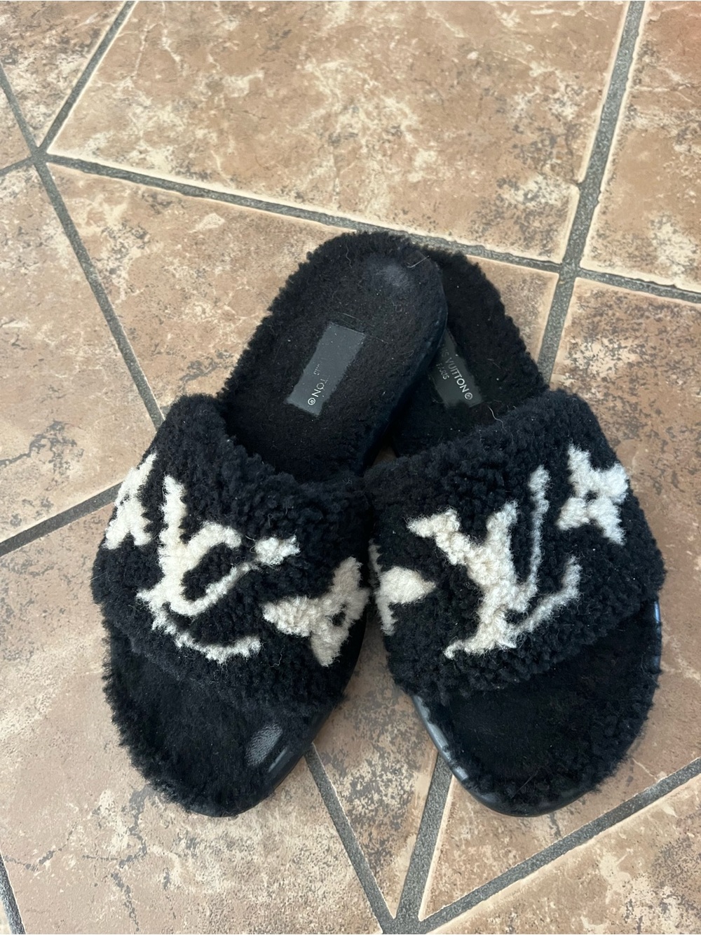 Louis Vuitton Slippers